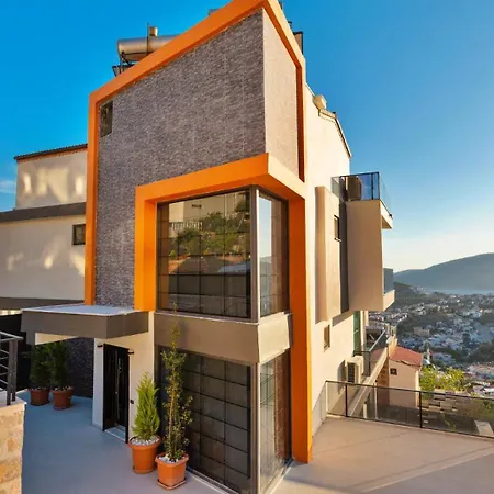 4 Bedroom - 8786 *
