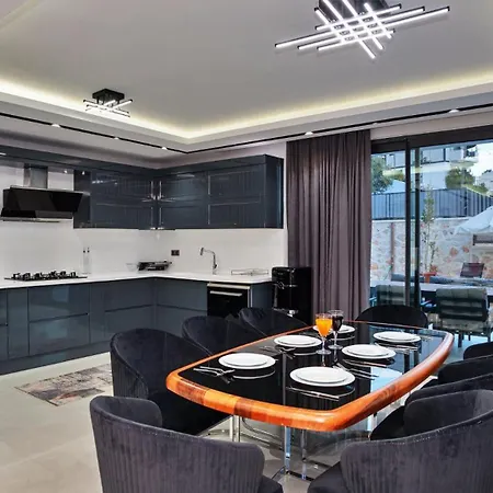 4 Bedroom - 8786 Villa