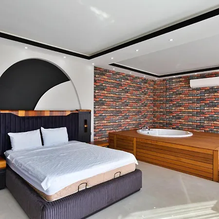4 Bedroom Vila Kalkan